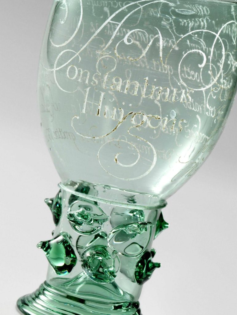La gravure sur cristal apporte une touche très raffinée à un verre