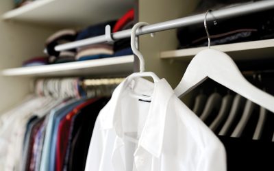 Créer un dressing sur-mesure : un rangement pratique et esthétique pour toutes vos affaires