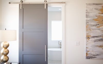 Installer une porte coulissante : gagnez de l’espace et modernisez votre déco