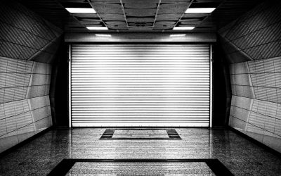 Installer une porte de garage sectionnelle : sécurité et modernité pour votre garage