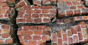 mur fissuré