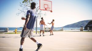 groupe d'amis qui fait du sport